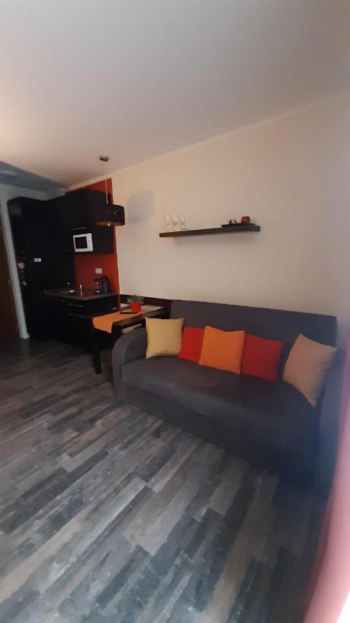 4 Asz Deluxe Apartman Gyula Exterior photo