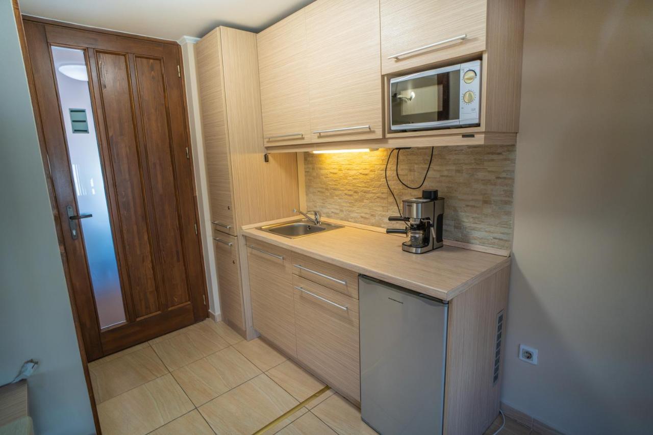 4 Asz Deluxe Apartman Gyula Exterior photo