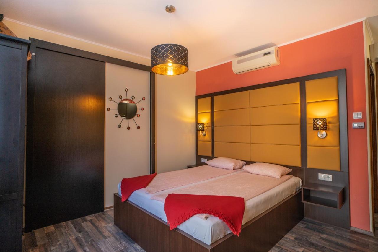 4 Asz Deluxe Apartman Gyula Exterior photo